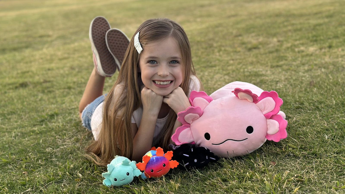 Axolotl Plushie with 3 Babies, 23.5 Inches - MorisMos Stuffed Animals