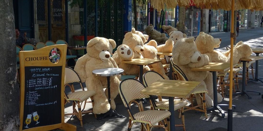 Teddy Bears of the Gobelins - Give Parisians Smiles