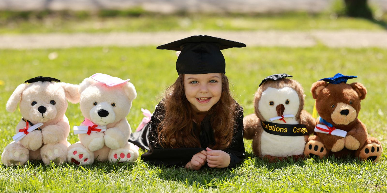 What Parents Should Gift Their Child on Graduation Day: Meaningful, Lasting & Unique Gift Ideas