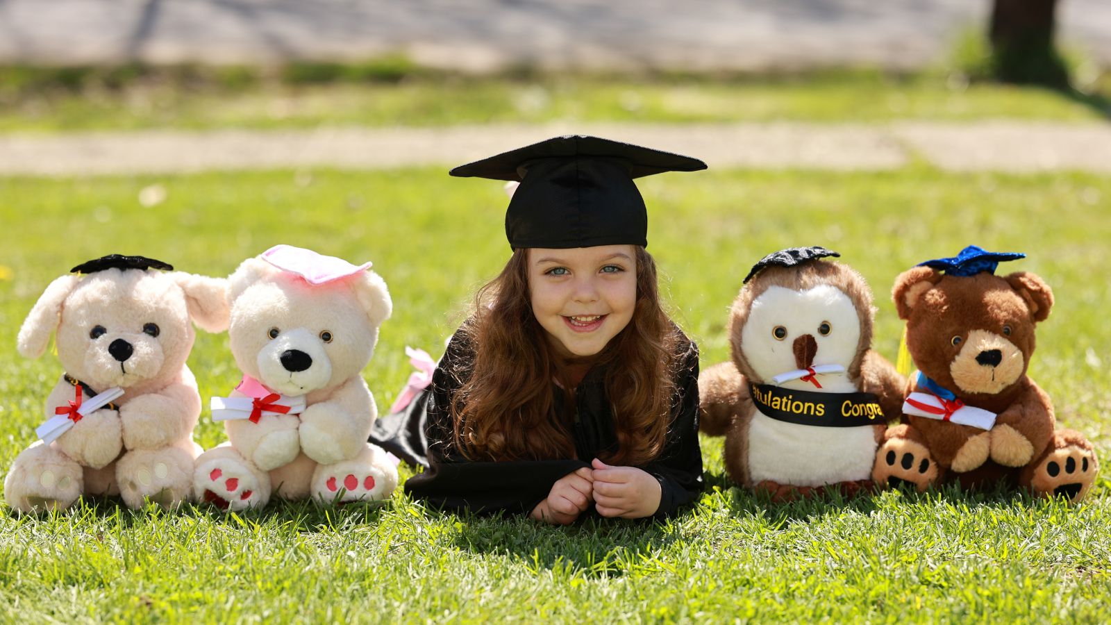 What Parents Should Gift Their Child on Graduation Day: Meaningful, Lasting & Unique Gift Ideas