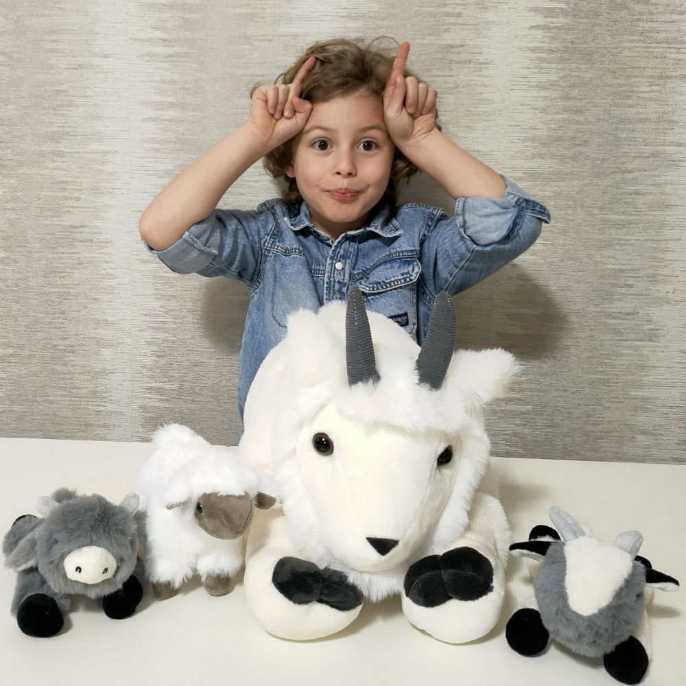 Goat Stuffed Animals - Mountain Goat Plush Toys 17.72 Inches - Stuffed Animal Goat Babies with Their Mom - Mountain Goat Stuffed Animals with Babies In The Belly - Realistic Goat Plush Dolls for Children - Farm Plush Toys for Kids Teens Adults