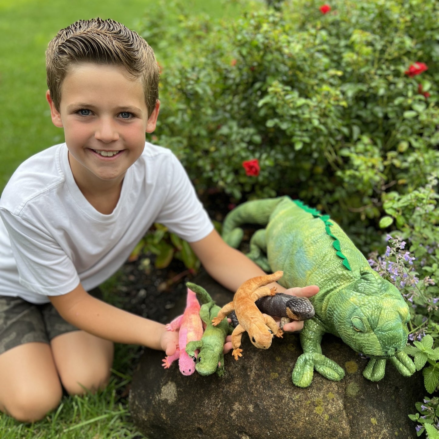 Big Lizard Plush Toys - 5 Pcs Realistic Chameleon Stuffed Animals - Cool Lifelike Bearded Dragon Plush Dolls - Stuffed Animal Lizard Babies with Their Mom - Chameleon Soft Toys - Gifts for Boys Girls