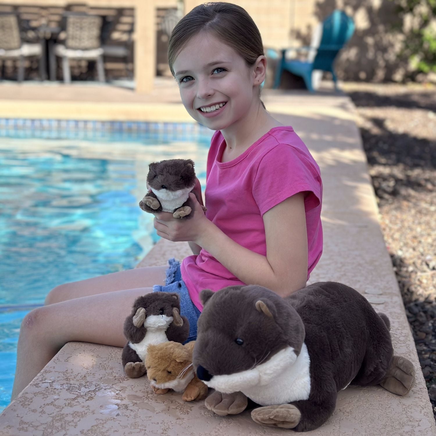 River Otter Plush Toys, Dark Brown, 23.6 Inches